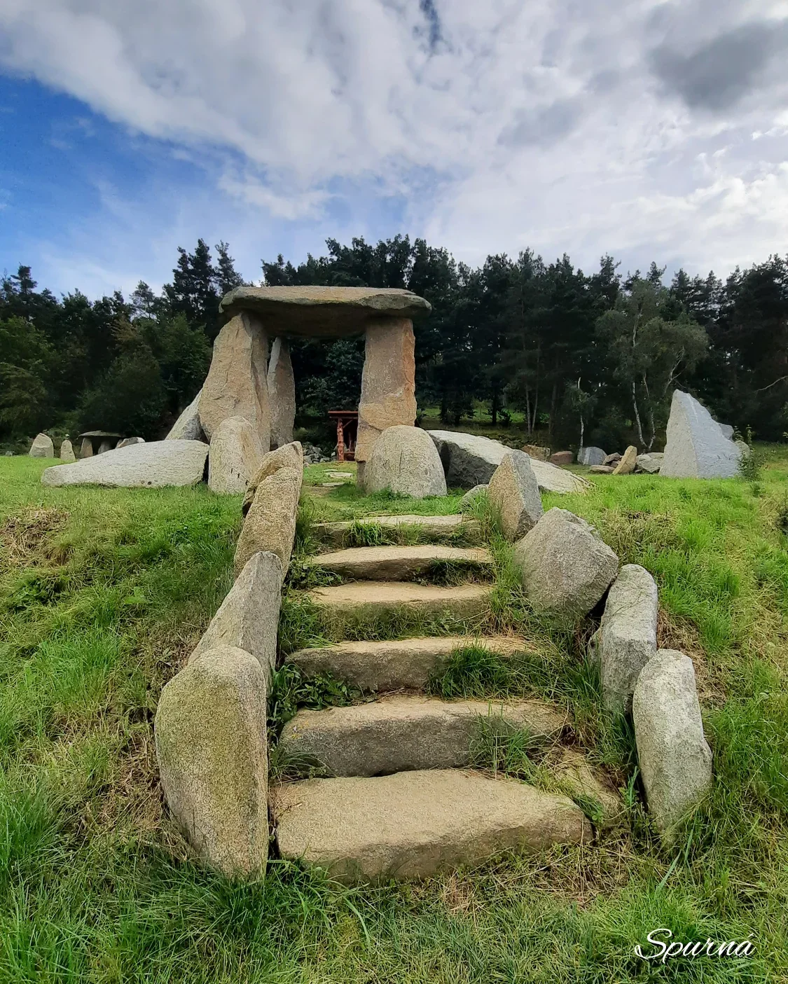 Fotografie místa Srbické Stonehenge